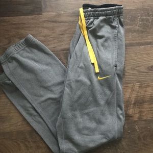Nike FIT therma